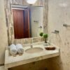 Baño habitación triple con terraza Loto del viento