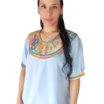 Blusa azul con bordado en cuello y mangas 130-O8