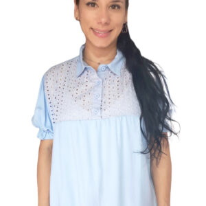 Blusa azul diseño bordado en parte superior 95-O22