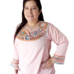 Blusa rosa manga campana bordada en cuello y mangas 135-O9
