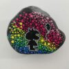 Piedra decorada con Puntillismo Mafalda