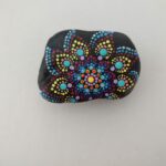 piedra mandala colores
