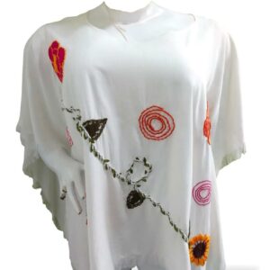 Blusa holgada blanca con diseños bordados en centro 160 CB(34)