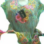 Blusa tejida a mano tono verde menta diseño en flores coloridas Bordados La Gorda artesanal 210 LF (38)