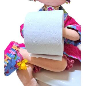 Muñeca sostiene papel higiénico 50 ME(39)- Muñequería Elena