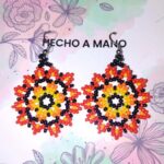 Arete en forma de flor multicolor hecho a mano25 B (1)- Bisu Moda Creativa