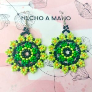 Arete en forma de flor verdes hecho a mano25 B (3)- Bisu Moda Creativa