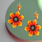 Arete forma flor naranja hecho a mano 20 B (20)- Bisu Moda Creativa