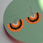 Arete medio circulo mostacilla hecho a mano 20 B (13)- Bisu Moda Creativa