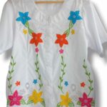 Blusa blanca bordada de botones F23-90