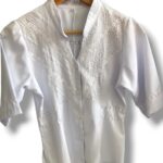 Blusa blanca bordada manga media F10-140