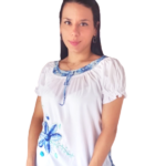 blusa blanca con borde de cuello bordado y diseño flor bordada 120-M5