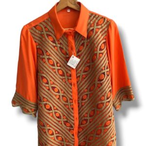 Blusa bordada mandarina con abano