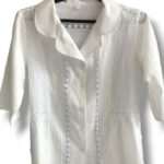 Blusa bordada blanca manga media con botonesF11-140