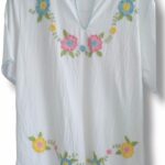 Blusa bordada con detalles florales F22-140