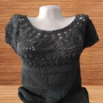 Blusa negra tejida a mano 60 F(40)- Artesanías Jumalu