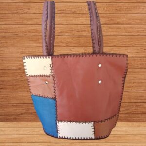 Bolso de mano elegante en cuero 95 F (16)- Artesanías Jumalu