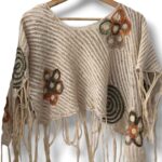 Ruana bordada beige con floresF14-230