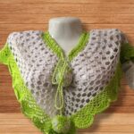 Capa de niña tejida mano 45 F(30)- Artesanías Jumalu