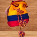 Tula tejida a mano diseño amarillo azul y rojo 70 F(9)- Artesanías Jumalu